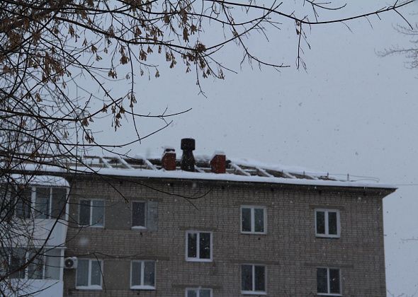 Серовчане приняли ремонт кровли за ее обрушение