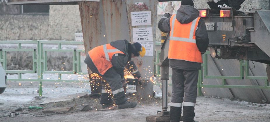 В Серове демонтируют шесть незаконных рекламных конструкций