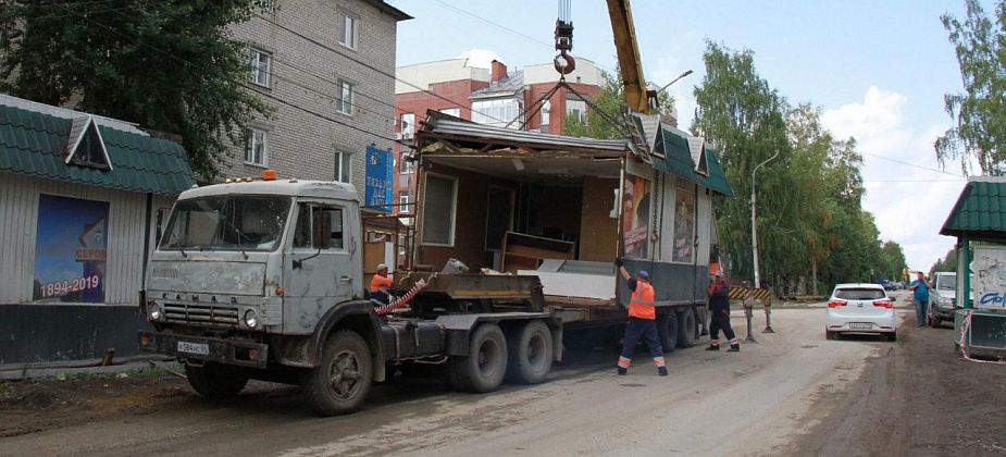 Владелец демонтированного павильона хотел взыскать с КУМИ Серова 180 тысяч рублей