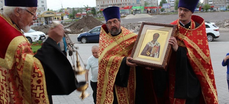 В Серове встретили икону святителя Николая Чудотворца