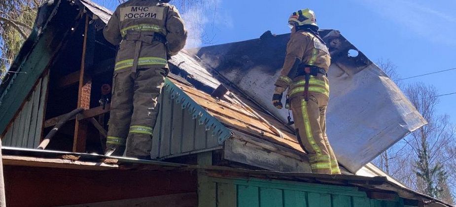 В Серове горел садовый домик. Возможно, из-за неисправной печки