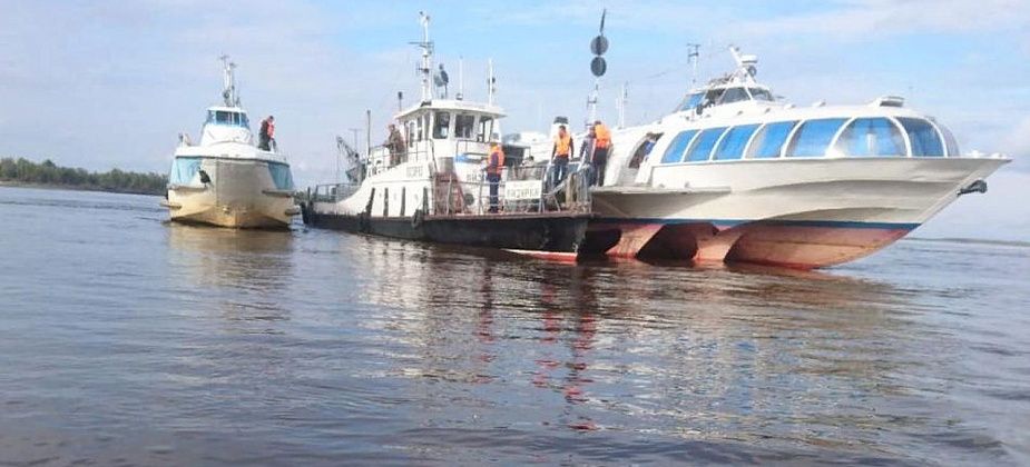 На Оби пассажирский теплоход налетел на мель. Пассажирка получила перелом шейного позвонка