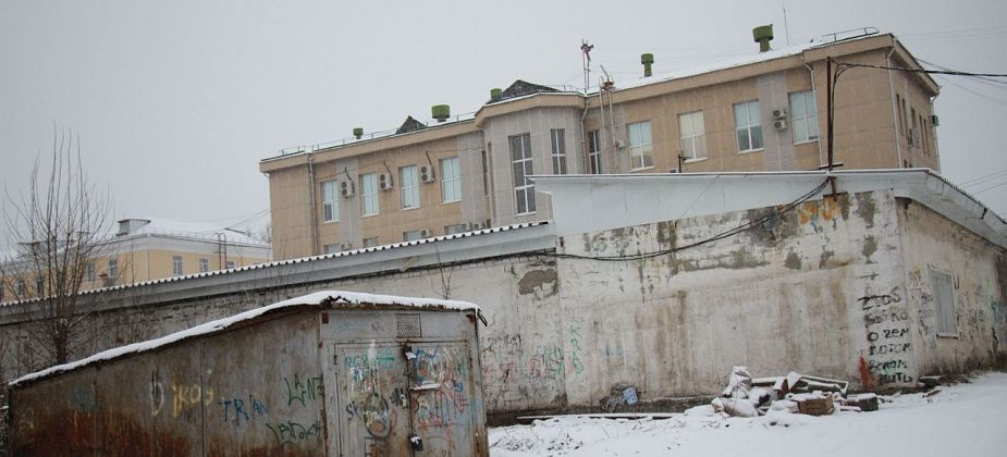 Власти Серова снесут гаражи, самовольно установленные за гаражом администрации
