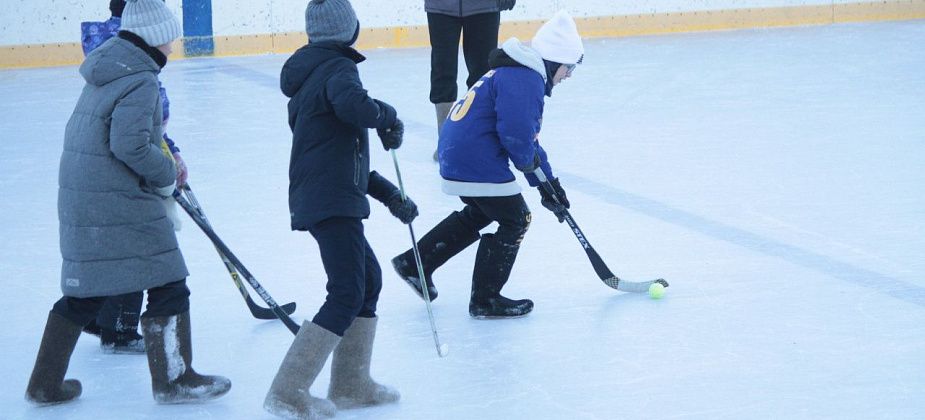 Для воспитанников воскресных школ в Серове пройдет хоккей на валенках