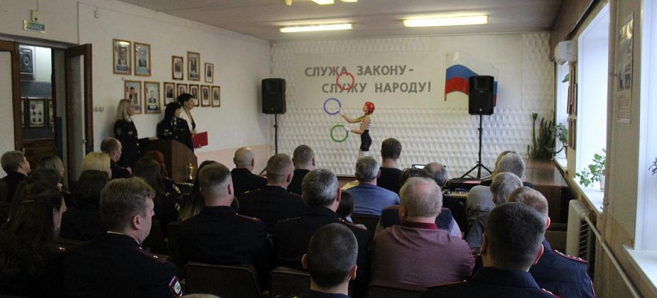 В полиции Серова состоялось собрание, посвященное Дню сотрудника органов внутренних дел России