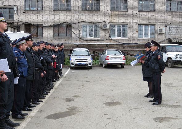 Депутат попросил начальника отдела полиции усиленно патрулировать дворы Серова