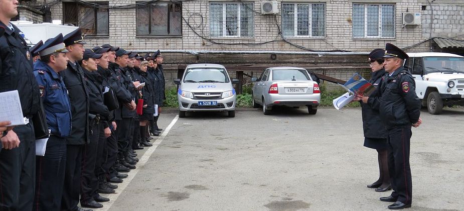 Депутат попросил начальника отдела полиции усиленно патрулировать дворы Серова