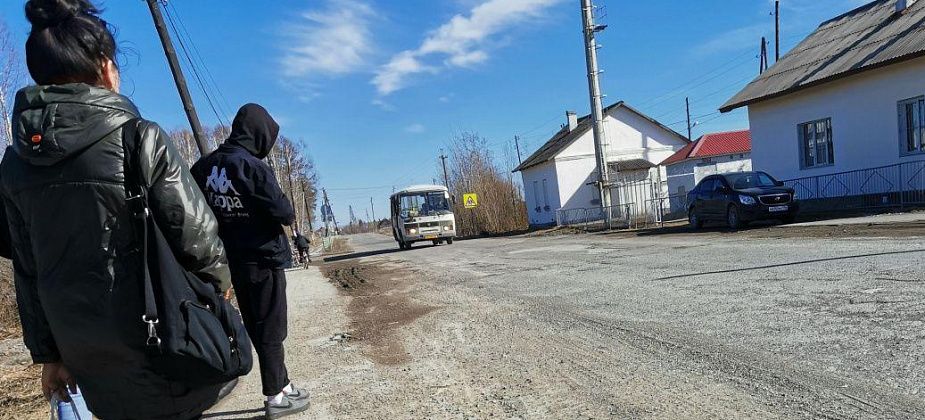 Главе Серова прокуратура направила представление по состоянию автодороги до Филькино и автобусу №15