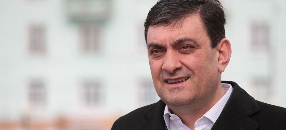 Глава Серова похвалил подрядчика Шахбазяна за исправную оплату штрафов