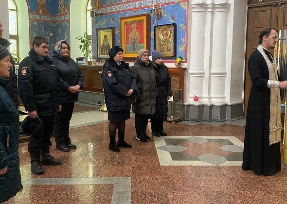 В Серове прошла панихида о сотрудниках МВД, погибших при исполнении