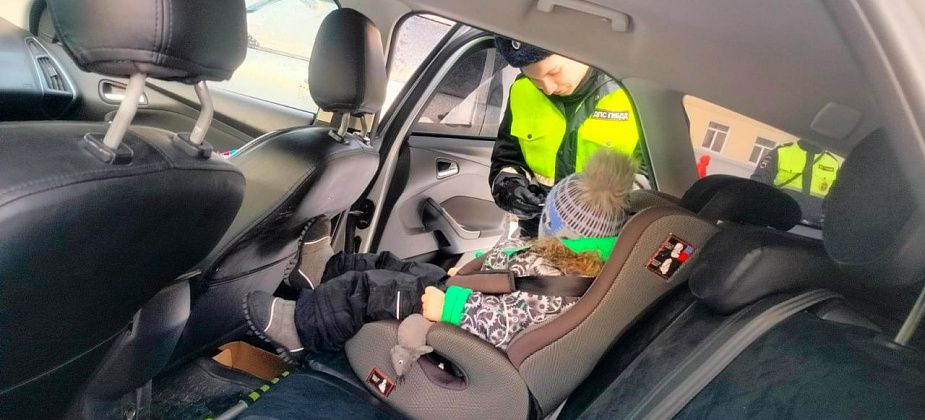 Госавтоинспекция Серова провела рейд "Ребенок-пассажир"