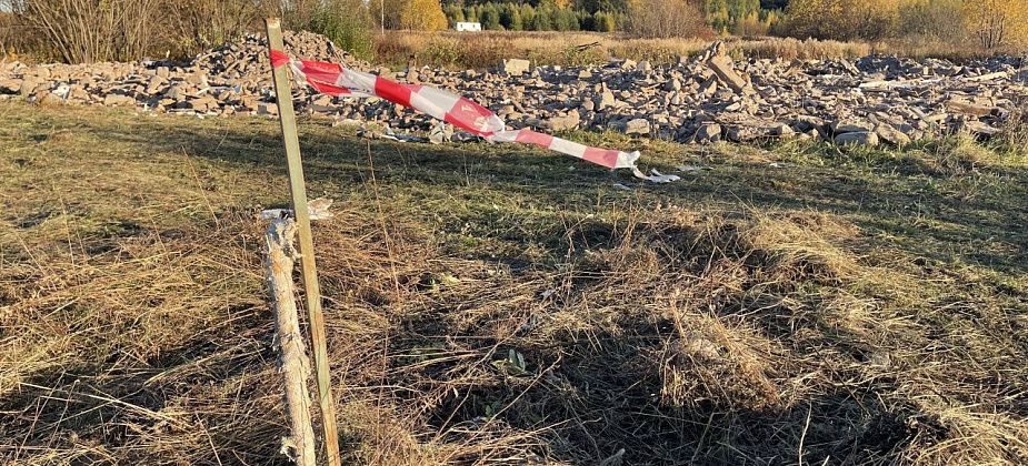 Мусор от сноса домов в Серове не доезжает до полигона, а оседает на окраинах города?