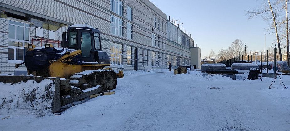 Новая школа на 1275 мест стала филиалом школы №21. Учреждение возглавил Валерий Ильиных