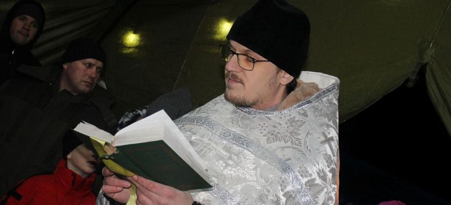  “Святая вода - не магическая панацея”. Настоятель серовского собора рассказал о традициях и истории Крещения Господня