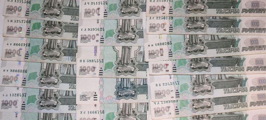 Работники магазинов убеждали серовчанку, что она отдает деньги мошенникам, но та перевела 220 тысяч рублей неизвестным людям