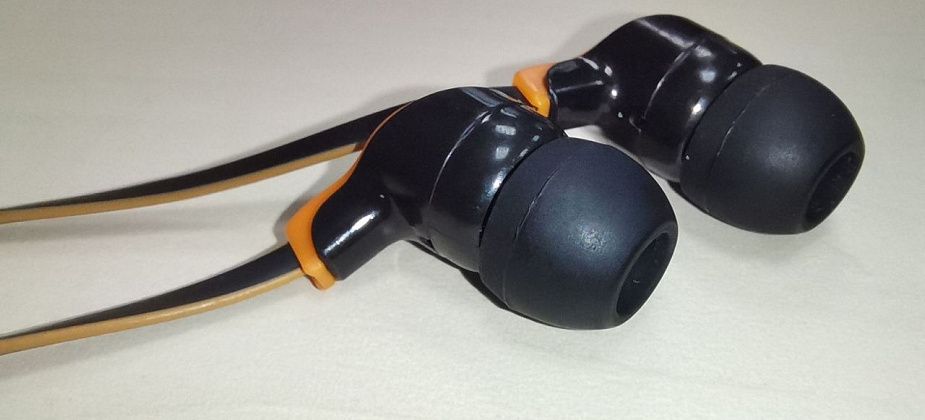 В Серове мужчина крал в магазинах наушники и продавал их на вокзале