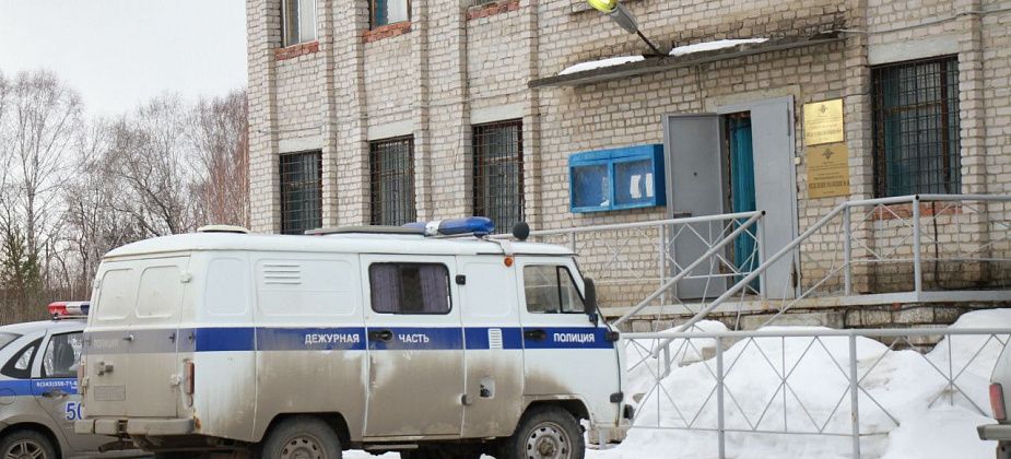 Полиция провела проверку по брошенной в сарае собаке в поселке Новая Сосьва