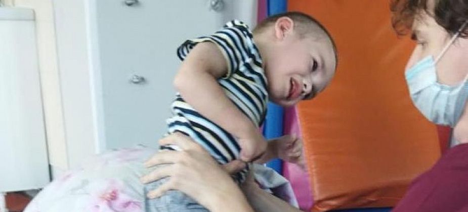 “Низкий всем поклон”. Сбор на реабилитацию маленькому жителю Карпинска закрыт