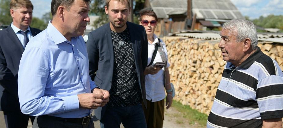 Губернатор встретился с рабочими Серовского механического завода, побывал в новом здании художественной школы и высказался о программе бесплатной газификации