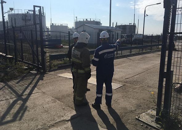 В Серове спасатели тренировались ликвидировать последствия аварии на нефтебазе