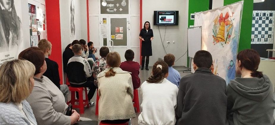 В день борьбы с коррупцией полиция Серова пришла в школу села Филькино 