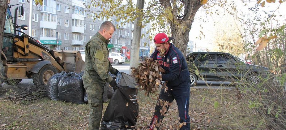 Глава Серова подвел итоги осенней уборки: "В субботнике приняло участие 8 тысяч человек"