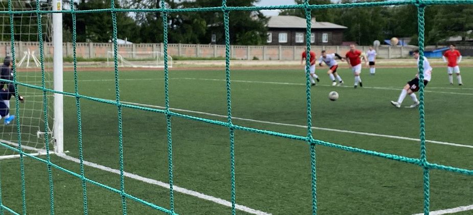 “Ниже второго места не опустимся”: тренер ФК «Серов» о заключительном матче первенства по футболу