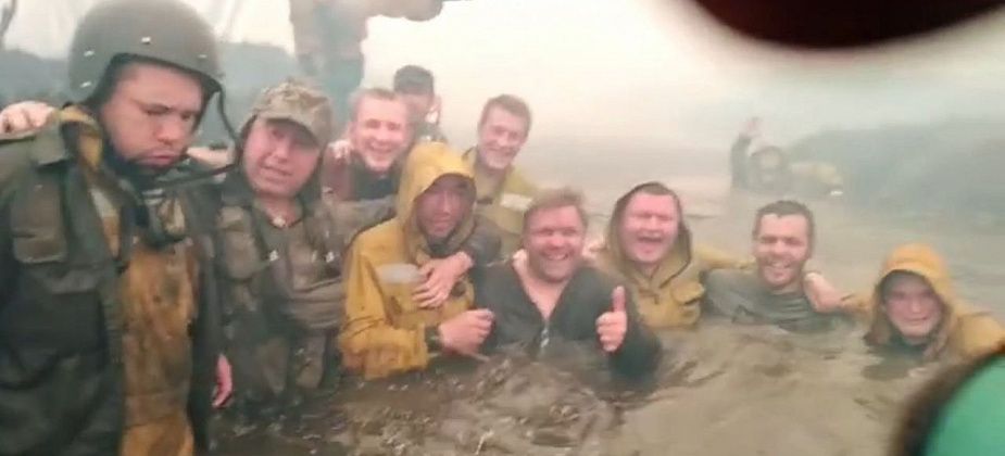 Сосьвинские десантники Авиалесоохраны попали в огненную ловушку при тушении пожара в Тюмени. Спаслись в реке
