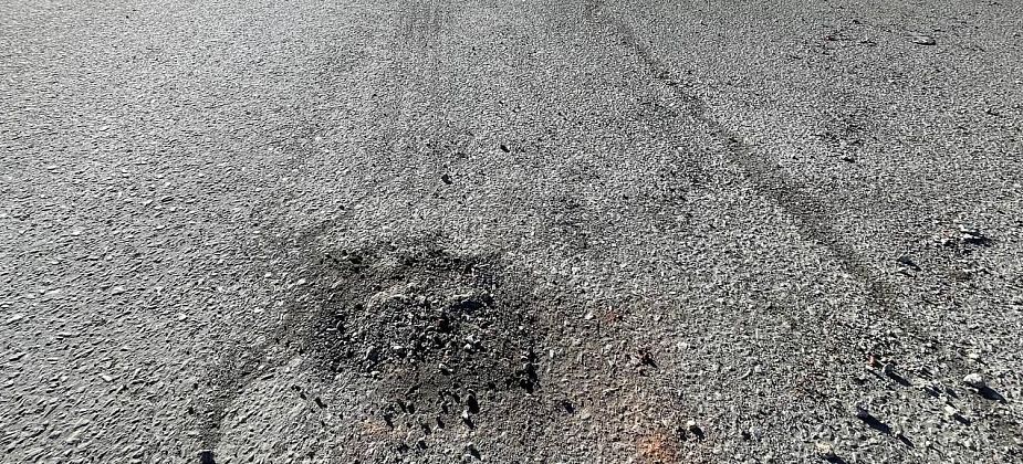 Торчащие прутья в асфальте у вокзала в Серове убраны