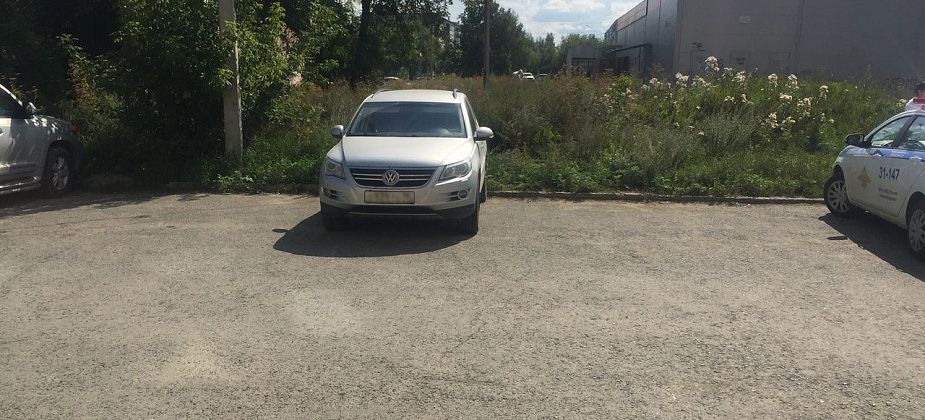 В Верхнем Тагиле серовчанин угнал автомобиль, которым управлял краснотурьинец