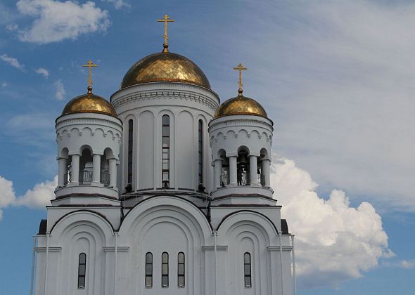 Богослужения в Троицкую родительскую субботу пройдут на кладбище и в соборе