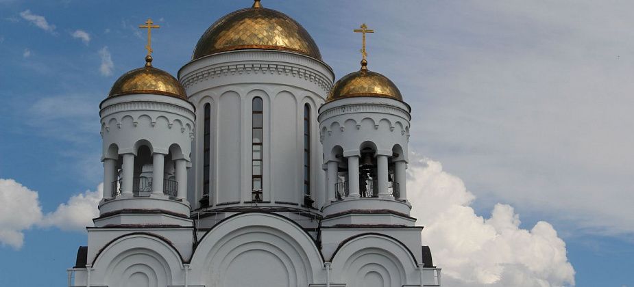 Богослужения в Троицкую родительскую субботу пройдут на кладбище и в соборе