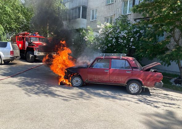 В Серове горел автомобиль ВАЗ-2107
