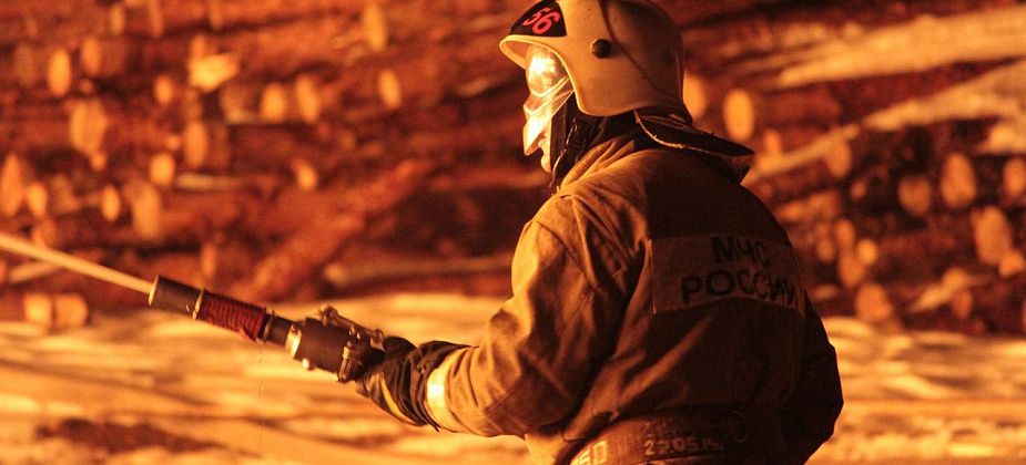 В Серове ночью горела пилорама