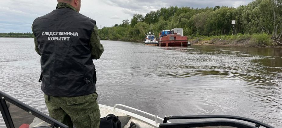В ХМАО лодка столкнулась с теплоходом. Один человек погиб, двое пострадали