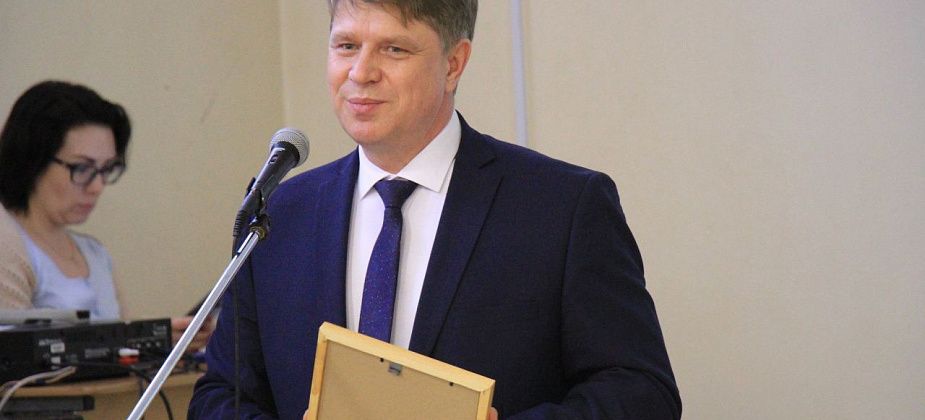 Почти на 45 тысяч больше. Руководство Северного округа отчиталось о зарплате 