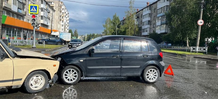 В ДТП на центральной улице Серова пострадала водитель иномарки