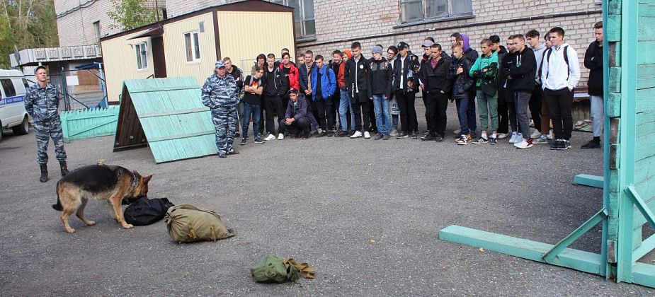 Правоохранители провели для студентов техникума в Серове урок правовой грамотности