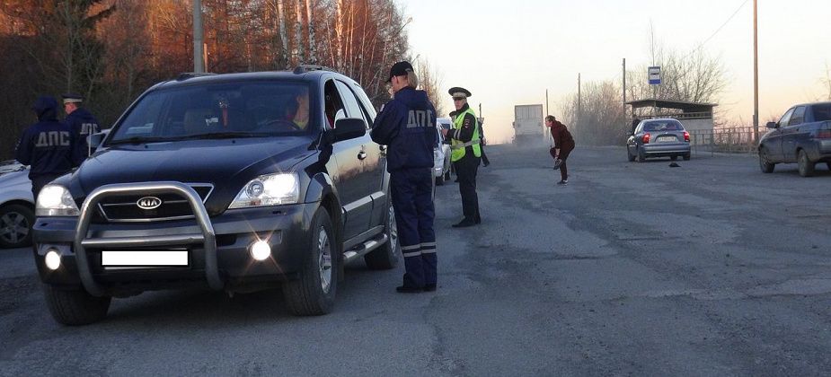 В пятницу, субботу и воскресенье ГИБДД Серова проведет рейды "Стоп - контроль"