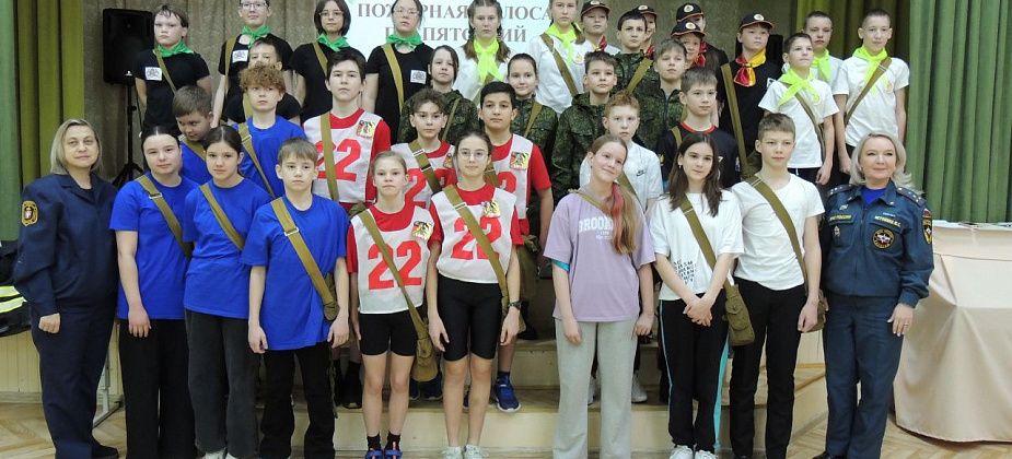 Серовские школьники соревновались на «Пожарной полосе препятствий»