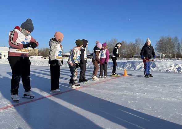 В Серове школьники открыли конькобежный сезон