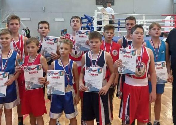 Юные серовчане успешно выступили на турнире по боксу в Карпинске