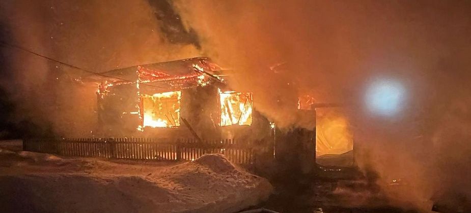 "Погибли три кошки, собака и два кролика". В селе Филькино горел жилой дом, погорельцам нужна помощь