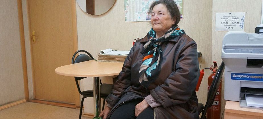 «Сплю в одежде. Все сыро». Пока жительница Морозково помогала больному, у нее горела квартира. Теперь женщине самой нужна помощь 