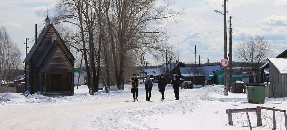 Администрация Серова обследует улицу Ленина в Красноярке на предмет обустройства тротуара