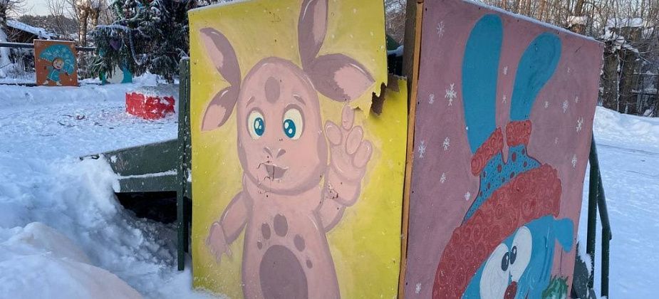У детского клуба в Серове повредили зимний городок. В первозданном виде он простоял 3 дня