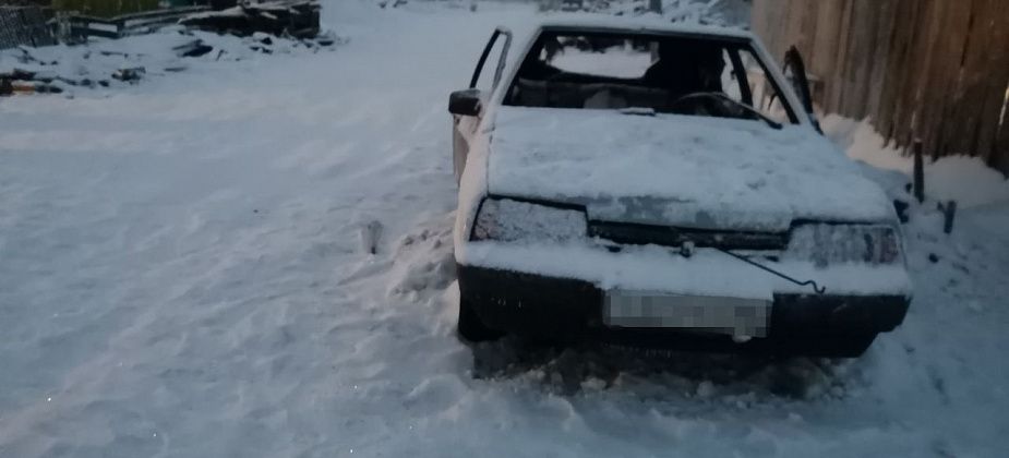 В преддверии Нового года в Серове горел автомобиль