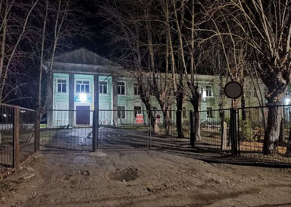 У серовской школы №2 откапиталят фасад. Из облбюджета выделено почти 10 миллионов рублей
