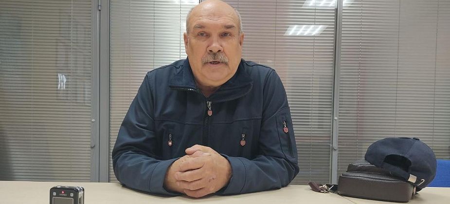 Обманутый мошенниками серовчанин пожаловался на полицейских. Они, по его словам, не отдают ему телефон