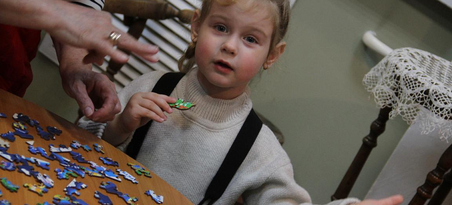 На «Ночи  искусств» в музее серовчане слушали песни и пьесы, делали русскую березоньку